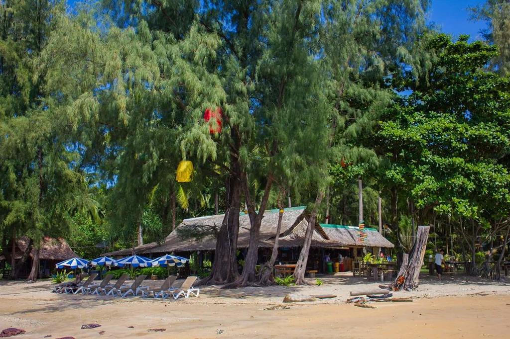 Kohjum Freedom Resort Koh Jum Exterior photo