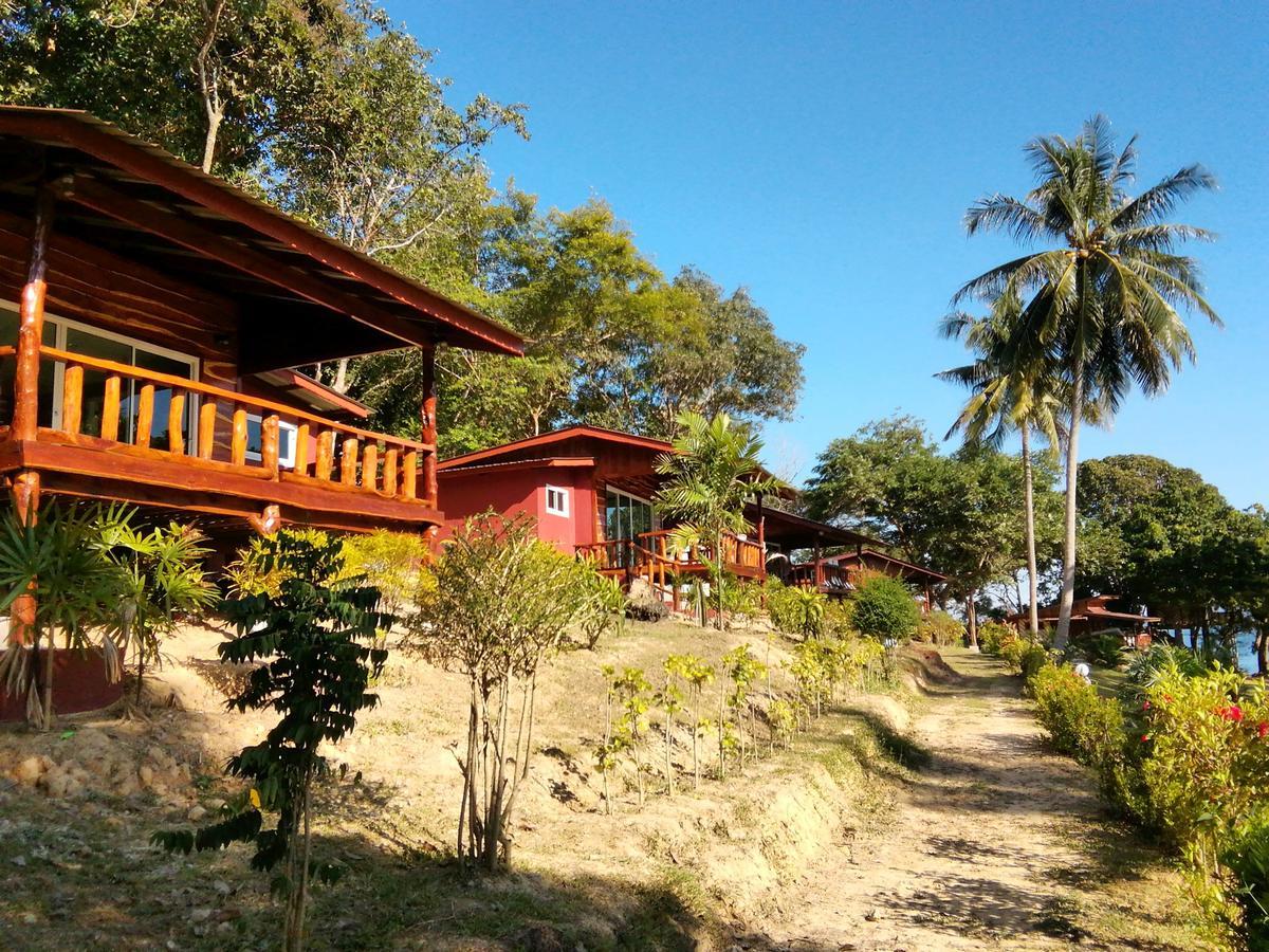 Kohjum Freedom Resort Koh Jum Exterior photo