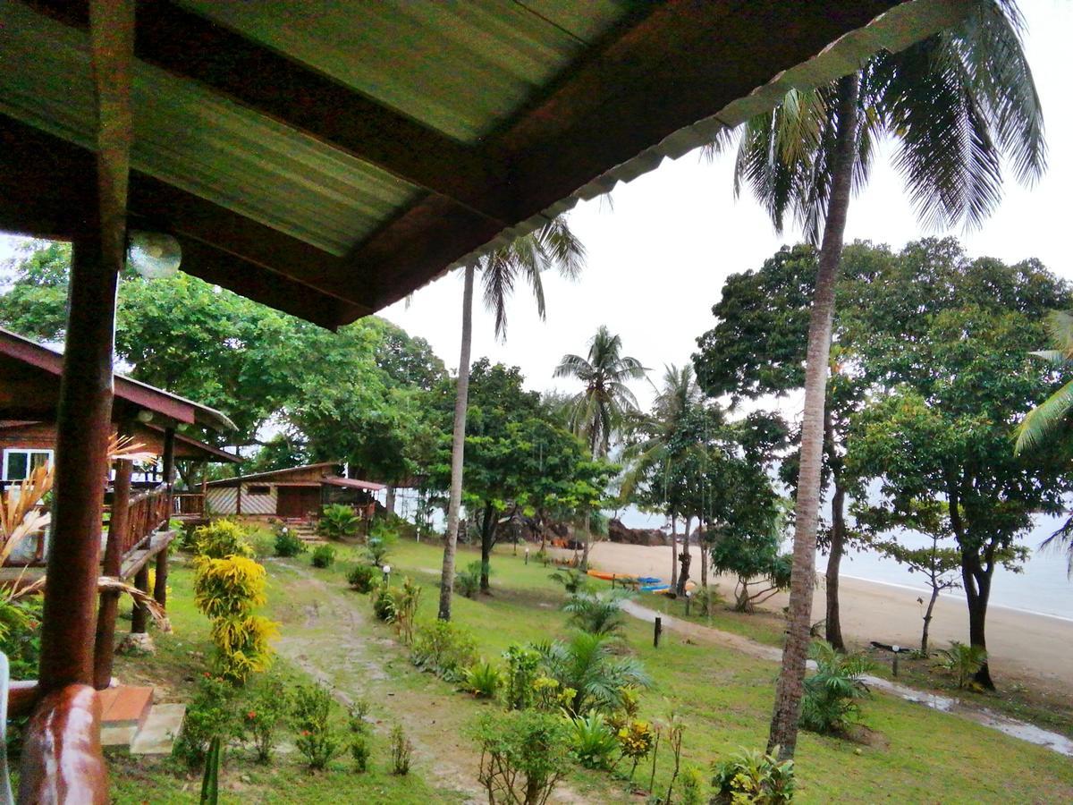 Kohjum Freedom Resort Koh Jum Exterior photo