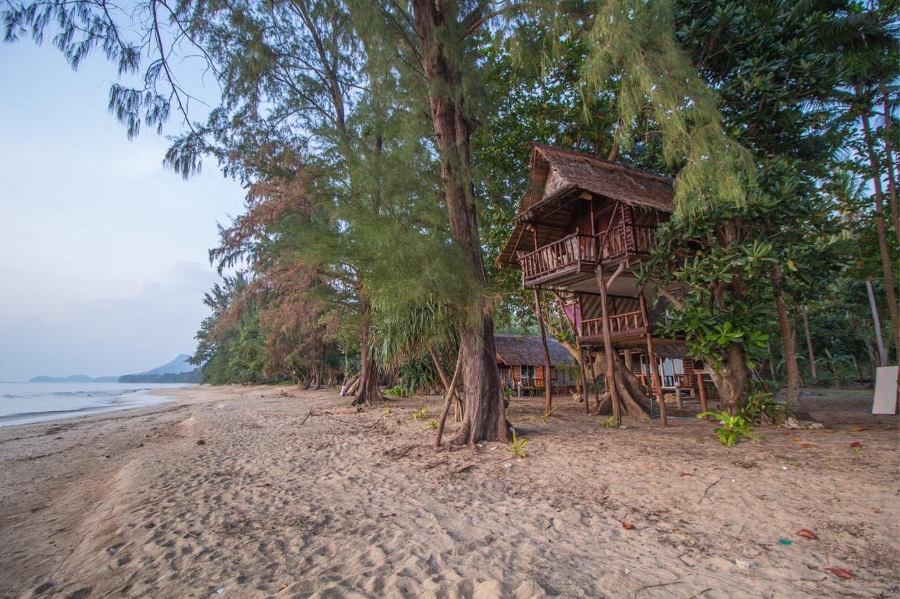 Kohjum Freedom Resort Koh Jum Exterior photo