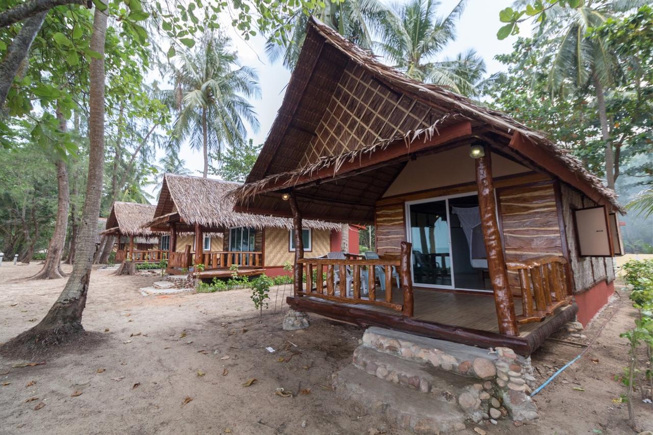 Kohjum Freedom Resort Koh Jum Exterior photo