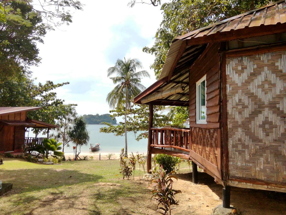 Kohjum Freedom Resort Koh Jum Exterior photo