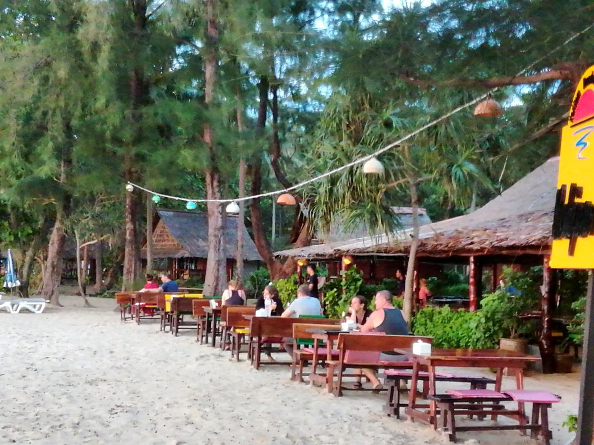 Kohjum Freedom Resort Koh Jum Exterior photo