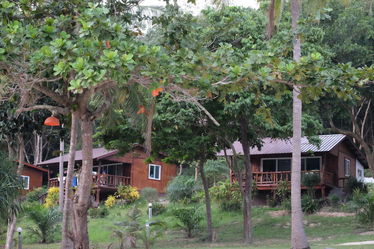 Kohjum Freedom Resort Koh Jum Exterior photo